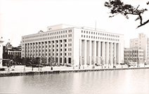 1938年に完成した「第一生命館」